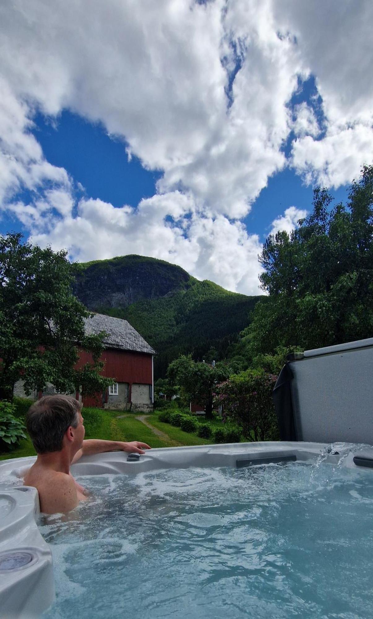 Dalhus - House With Jacuzzi Villa Norddal Екстериор снимка
