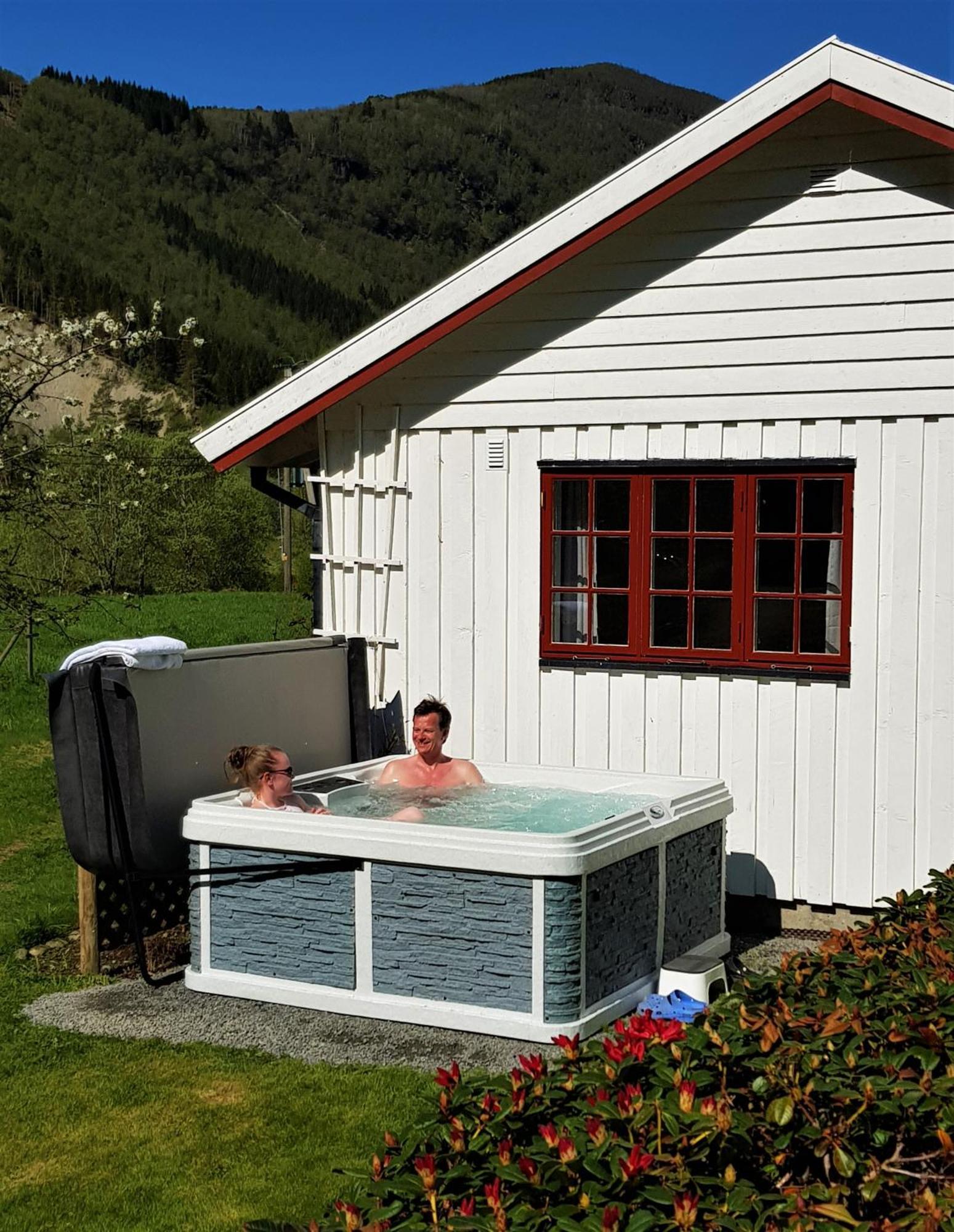 Dalhus - House With Jacuzzi Villa Norddal Екстериор снимка